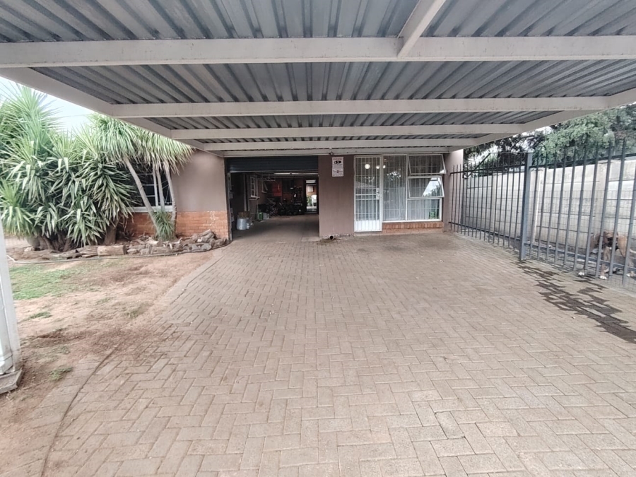 4 Bedroom Property for Sale in Hospitaalpark Free State